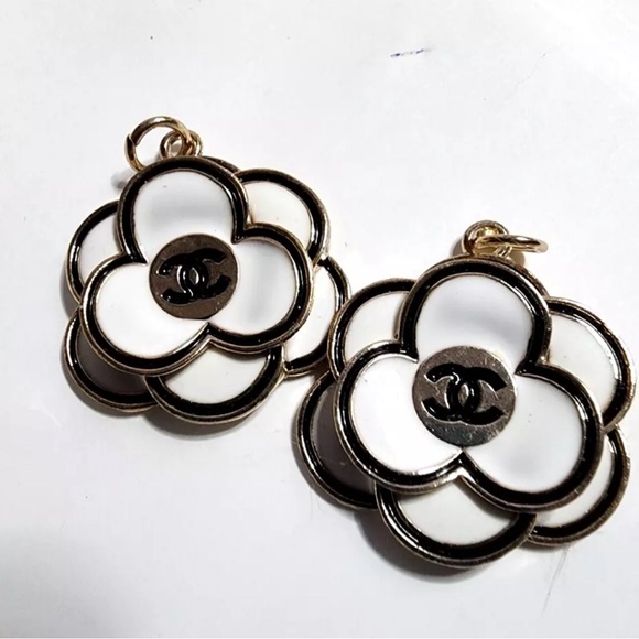 Chanel camellia large pendants on 18 karat gold plated 18 inch chains. - Picture 11 of 15